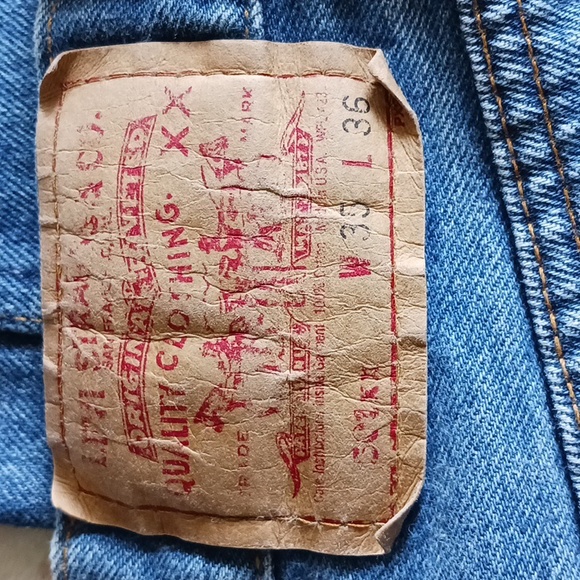 Vintage Levi 1991 501s Distressed Jeans Natural Fading size 31 -32 - Picture 11 of 15
